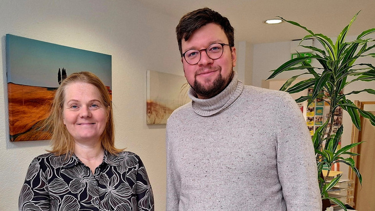 Dorit Mauersberger, Leiterin der Immanuel Beratung Fischerinsel und Abgeordneter Lukas Schaal