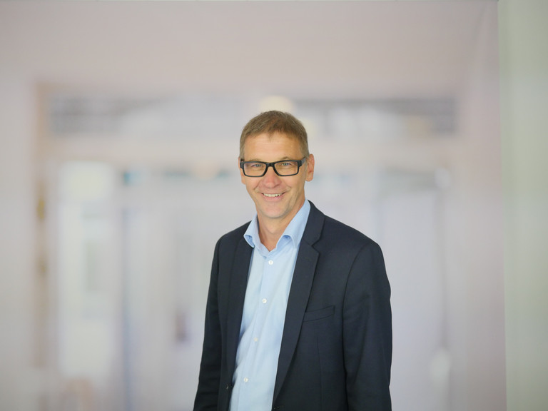 Dirk Brigmann ist neuer Geschäftsführer der Beratung + Leben GmbH Dirk Brigmann ist seit 1. September neuer Geschäftsführer der Beratung + Leben GmbH
