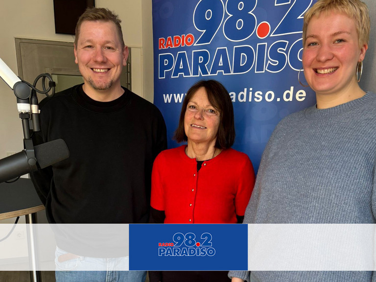 Ina Fuchs, Sozialarbeiterin im Immanuel Stadtteilzentrum Schöneberg, Moderatorin Julia Nogli und Marius Hörning, Sozialarbeiter im Immanuel Stadtteilzentrum Borsigwalde (v.r.n.l.) Ina Fuchs, Sozialarbeiterin im Immanuel Stadtteilzentrum Schöneberg, Moderatorin Julia Nogli und Marius Hörning, Sozialarbeiter im Immanuel Stadtteilzentrum Borsigwalde (v.r.n.l.)