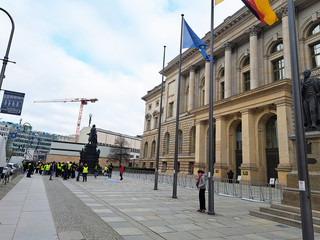 Vor dem Abgeordnetenhaus Berlin: Auch die Gewerkschaft Verdi war am Morgen politisch aktiv Vor dem Abgeordnetenhaus Berlin: Auch die Gewerkschaft Verdi war am Morgen politisch aktiv